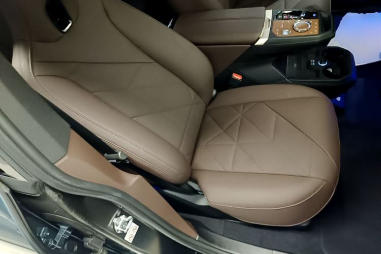 Used BMW iX 2023 Updated xDrive40 Right Front Seat