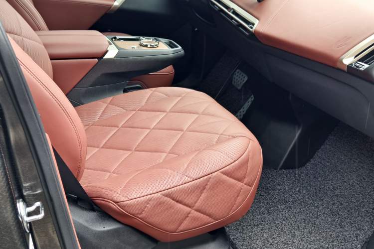 Used BMW iX 2023 Updated xDrive50 Right Front Seat