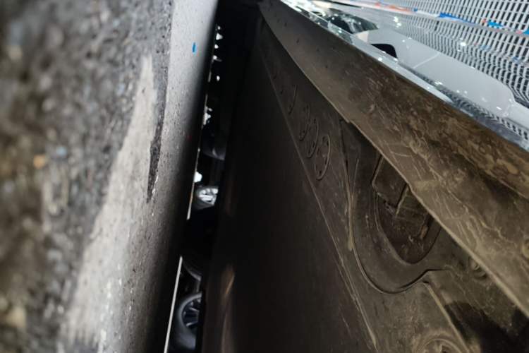Used BMW iX 2023 Updated xDrive50 Right Side Sill