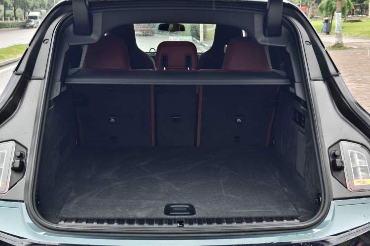 Used BMW iX 2023 Updated xDrive50 Trunk