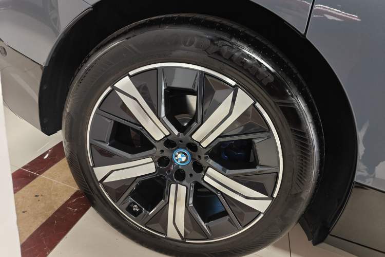 Used BMW iX 2023 xDrive40 Exterior 5