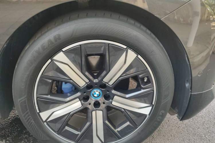 Used BMW iX 2023 xDrive40 Right Front Wheel Hub