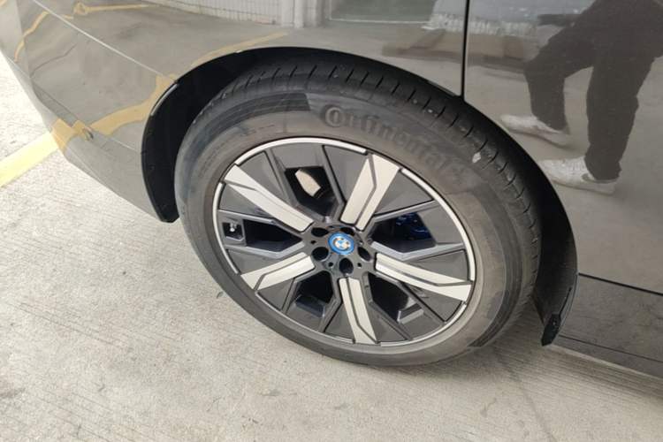 Used BMW iX 2023 xDrive40 Right Rear Wheel Hub