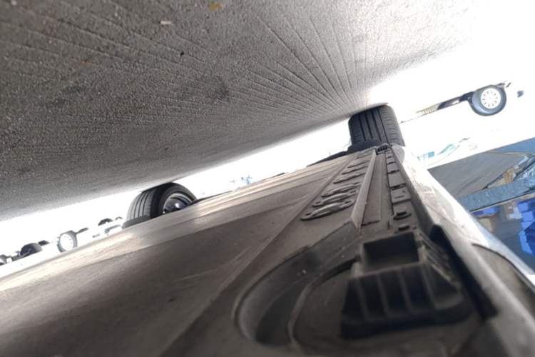 Used BMW iX 2023 xDrive40 Right Side Sill
