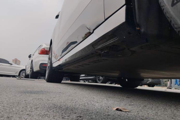 Used BMW iX 2023 xDrive40 Right Side Sill