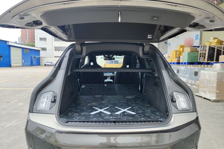 Used BMW iX 2023 xDrive40 Trunk