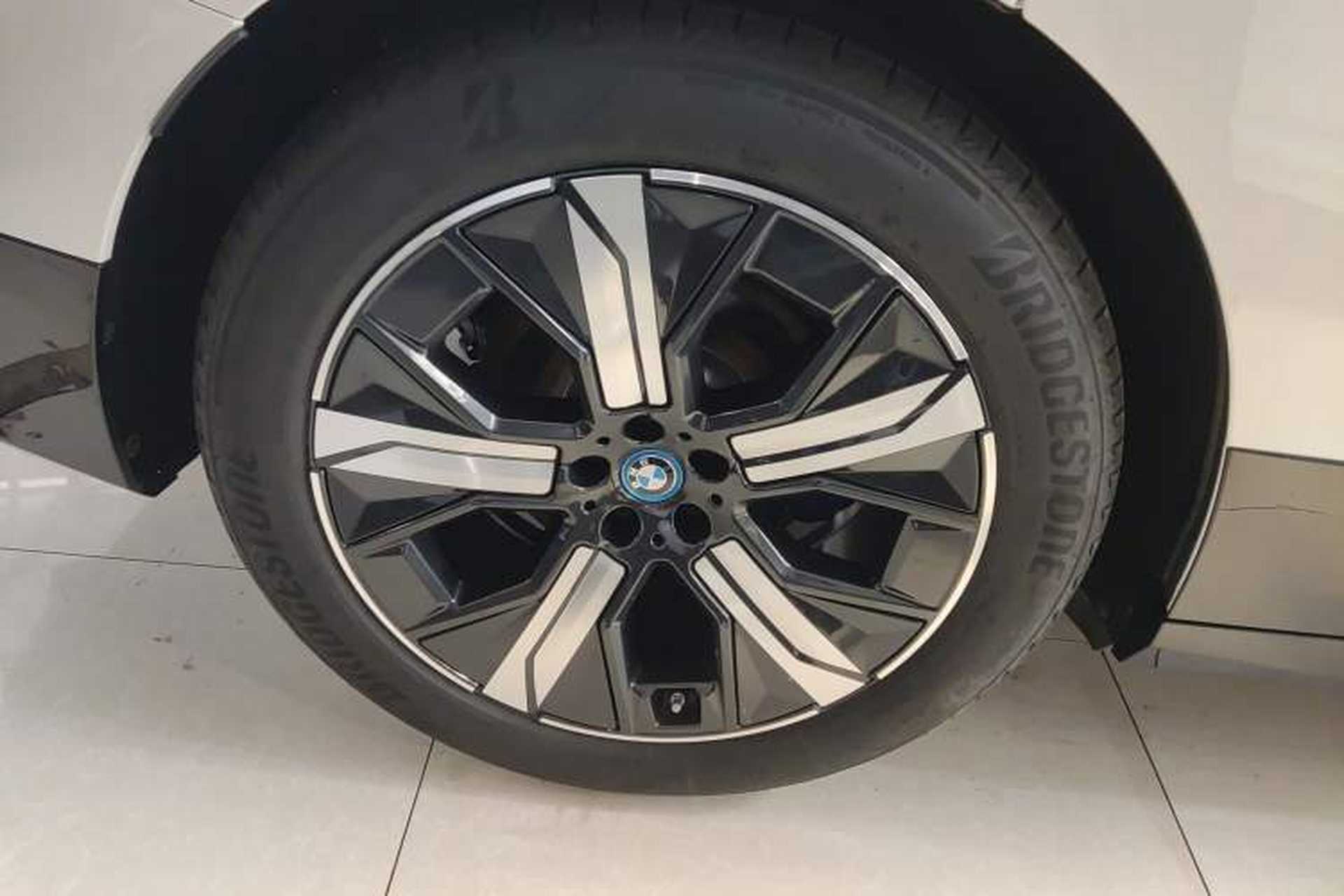 Used BMW iX 2023 xDrive40 Exterior 8