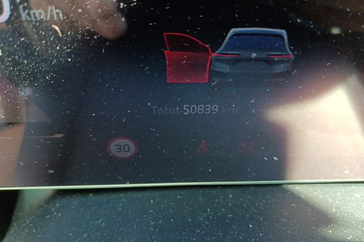 Used BMW iX 2023 Updated xDrive40 Odometer Close Up