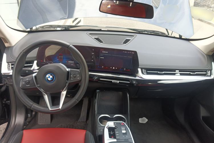 Used BMW iX1 2023 eDrive25L X Design Package Center Console