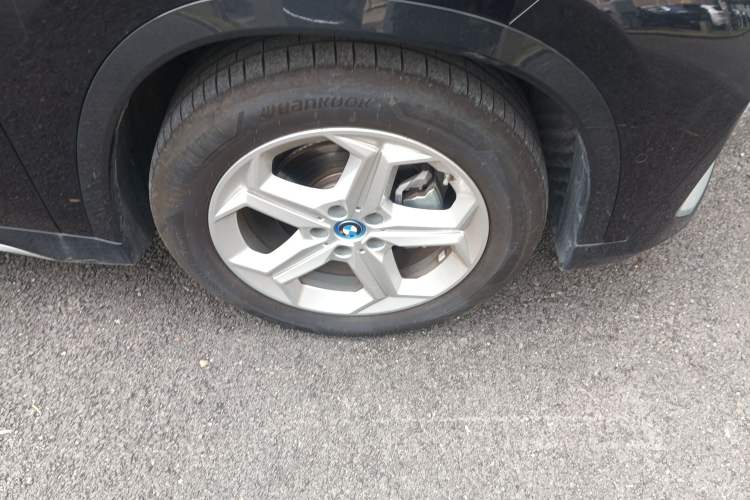 Used BMW iX1 2023 eDrive25L X Design Package Right Front Wheel Hub