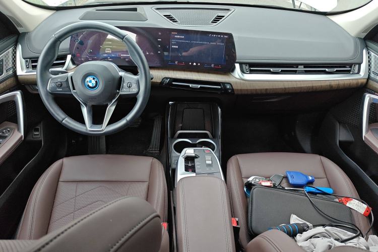 Used BMW iX1 2023 eDrive25L X Design Package Center Console