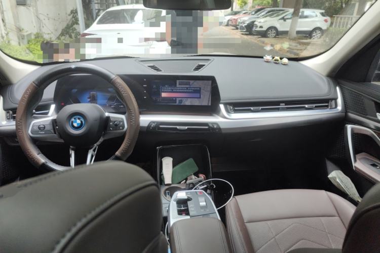 Used BMW iX1 2023 eDrive25L M Sport Package Center Console