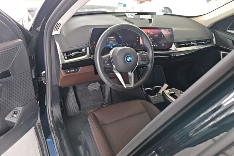 Used BMW iX1 2023 eDrive25L X Design Package Center Console