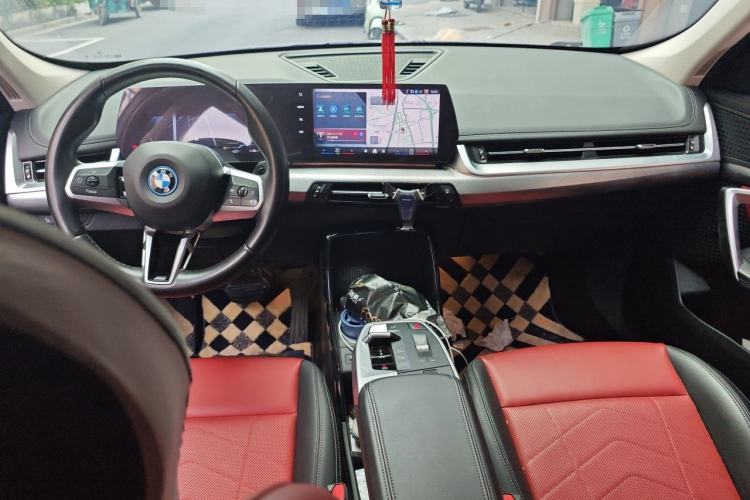 Used BMW iX1 2023 eDrive25L M Sport Package Center Console
