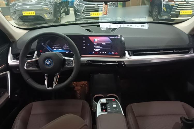 Used BMW iX1 2023 eDrive25L M Sport Package Center Console