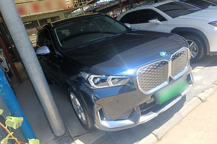 Used BMW iX1 2023 eDrive25L X Design Package Front Right 45 Deg