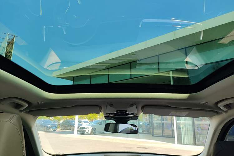 Used BMW iX1 2023 eDrive25L X Design Package Headliner