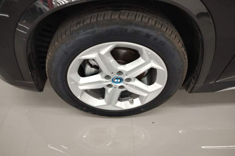 Used BMW iX1 2023 eDrive25L X Design Package Left Front Wheel Hub