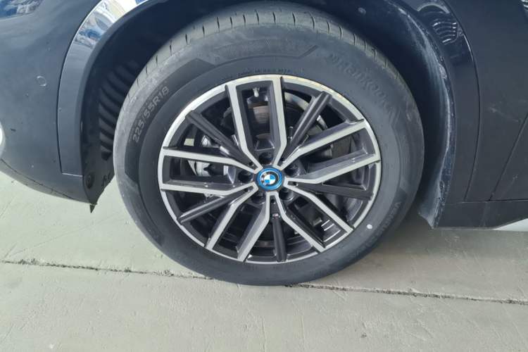 Used BMW iX1 2023 eDrive25L M Sport Package Left Front Wheel Hub