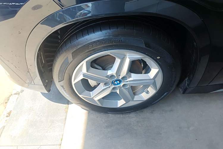 Used BMW iX1 2023 eDrive25L X Design Package Left Front Wheel Hub