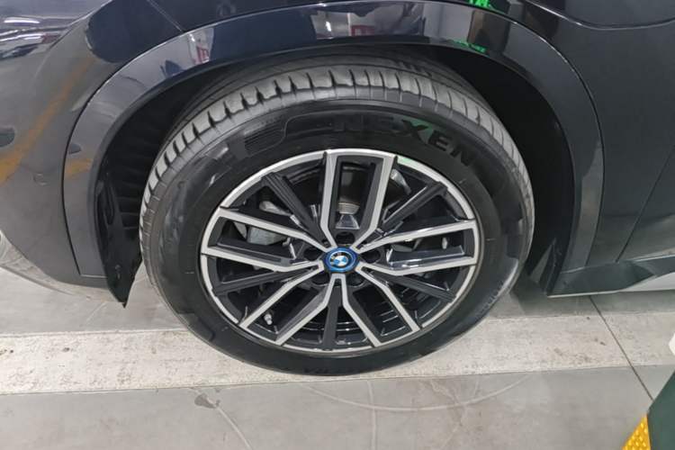 Used BMW iX1 2023 eDrive25L M Sport Package Left Front Wheel Hub