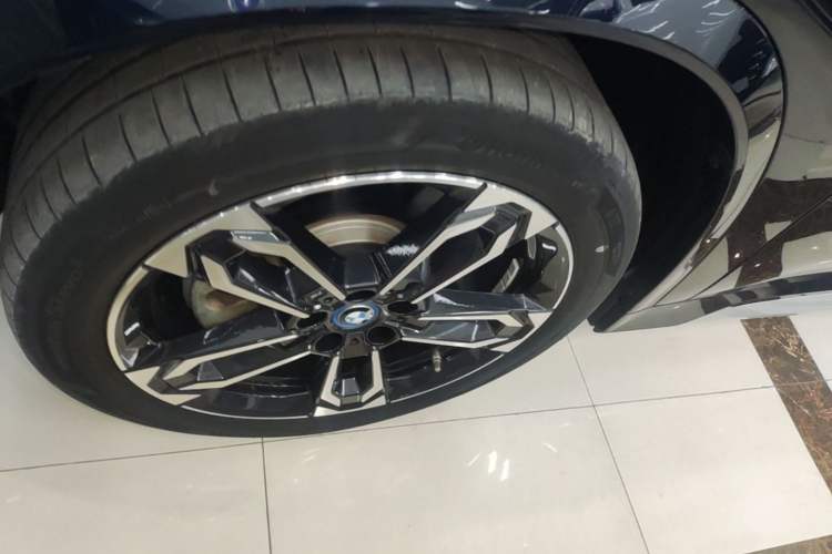 Used BMW iX1 2023 xDrive30L M Sport Package Left Front Wheel Hub