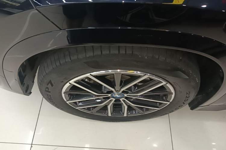Used BMW iX1 2023 eDrive25L M Sport Package Left Front Wheel Hub