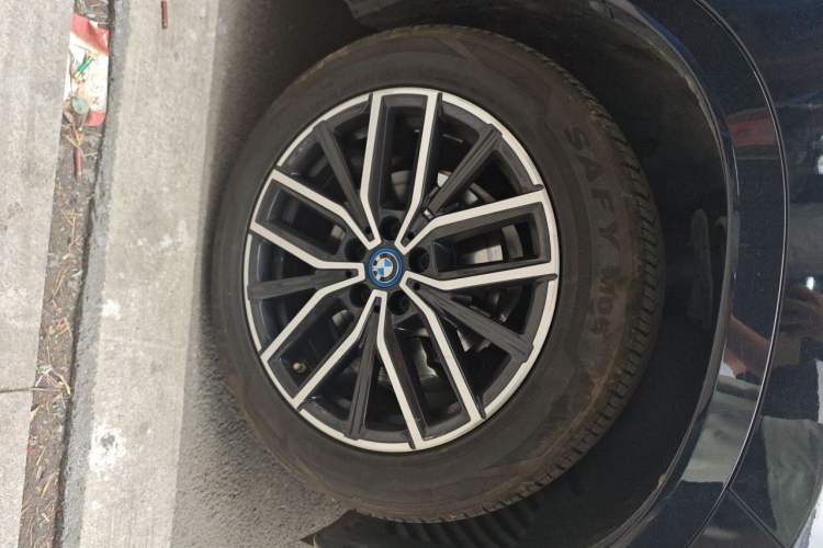 Used BMW iX1 2023 eDrive25L M Sport Package Right Front Wheel Hub