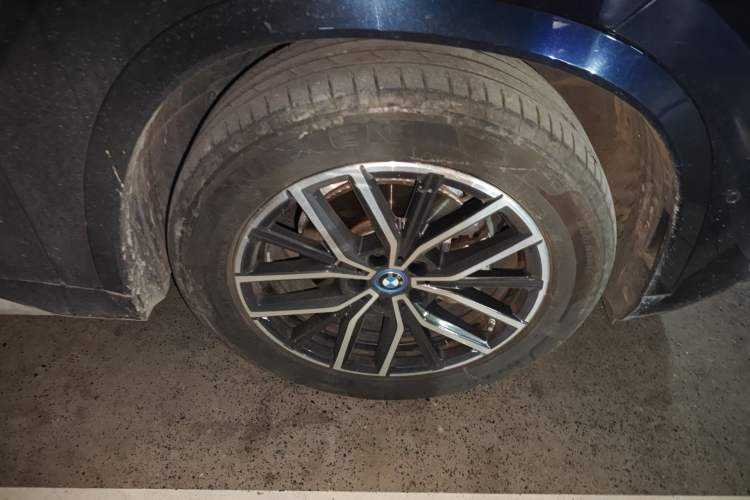 Used BMW iX1 2023 eDrive25L M Sport Package Right Front Wheel Hub