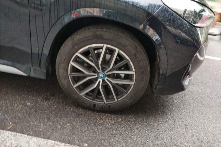 Used BMW iX1 2023 eDrive25L M Sport Package Right Front Wheel Hub