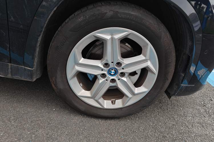 Used BMW iX1 2023 eDrive25L X Design Package Right Front Wheel Hub