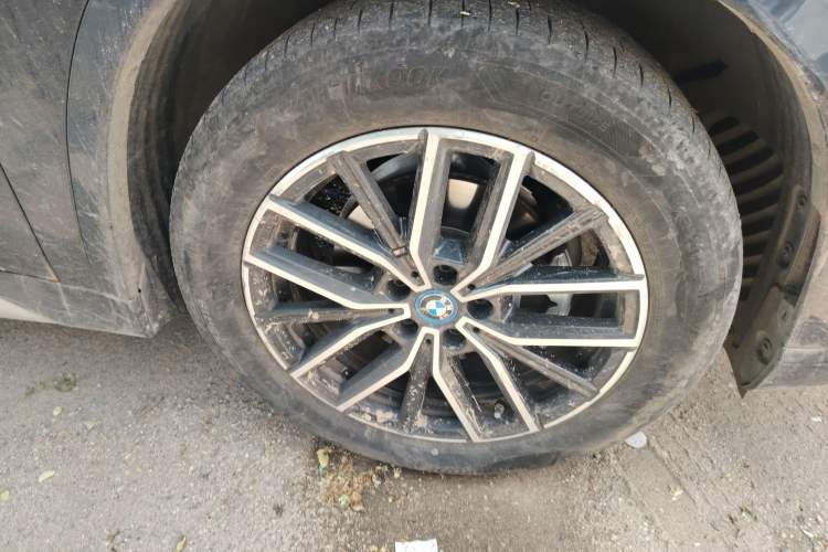 Used BMW iX1 2023 eDrive25L M Sport Package Right Front Wheel Hub