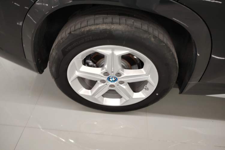 Used BMW iX1 2023 eDrive25L X Design Package Right Rear Wheel Hub