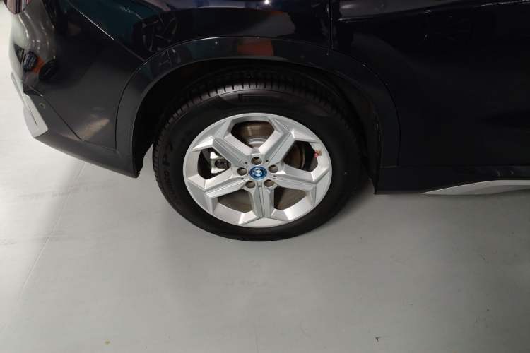Used BMW iX1 2023 eDrive25L X Design Package Right Rear Wheel Hub