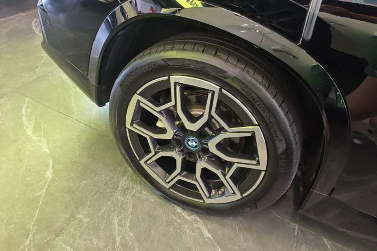 Used BMW iX1 2023 xDrive30L M Sport Package Right Rear Wheel Hub