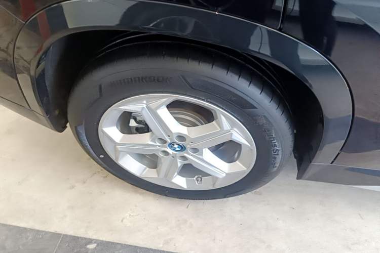 Used BMW iX1 2023 eDrive25L X Design Package Right Rear Wheel Hub