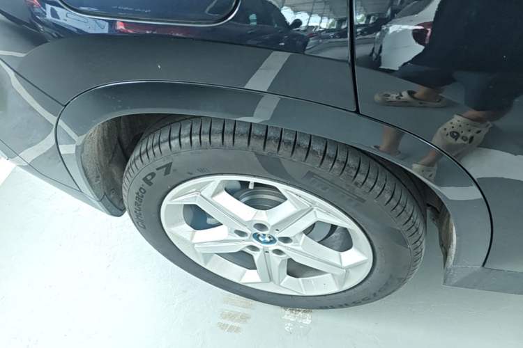 Used BMW iX1 2023 eDrive25L X Design Package Right Rear Wheel Hub