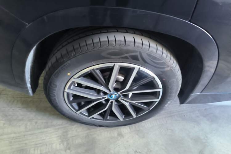 Used BMW iX1 2023 eDrive25L M Sport Package Right Rear Wheel Hub