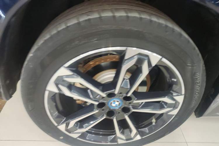 Used BMW iX1 2023 xDrive30L M Sport Package Right Rear Wheel Hub