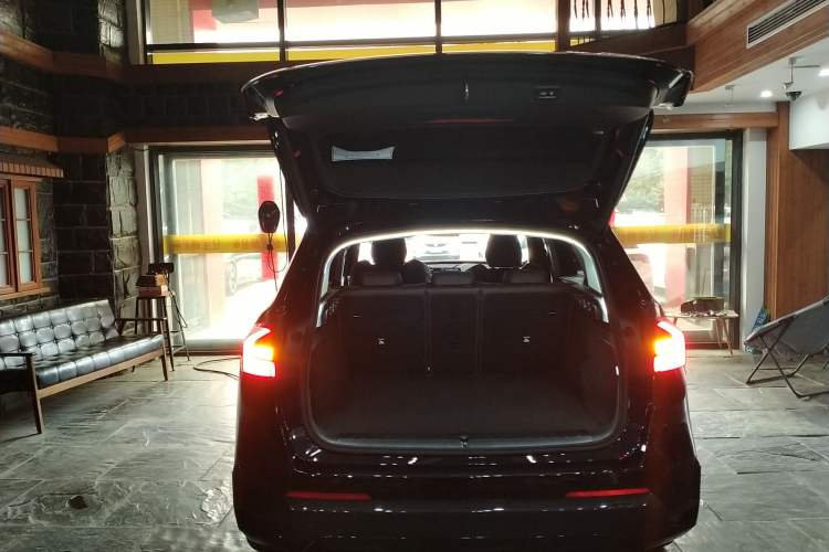 Used BMW iX1 2023 xDrive30L X Design Package Trunk