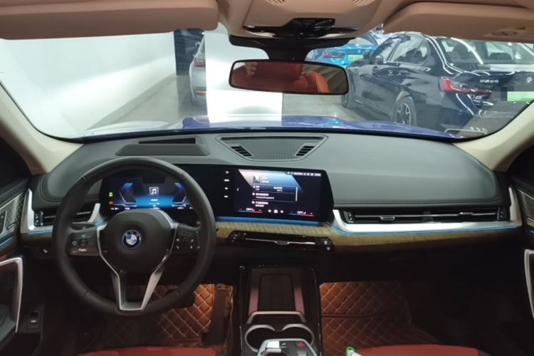 Used BMW iX1 2023 xDrive30L X Design Package Center Console
