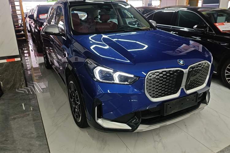 Used BMW iX1 2023 eDrive25L X Design Package Front Right 45 Deg