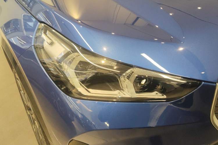 Used BMW iX1 2023 xDrive30L X Design Package Right Front Headlight