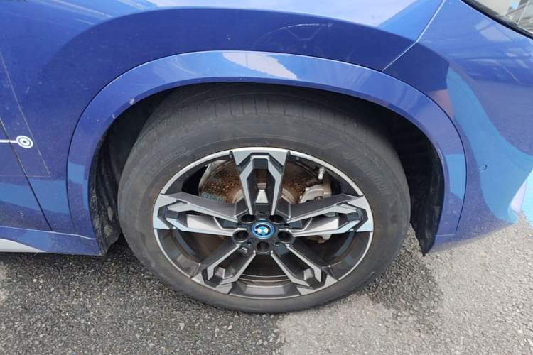 Used BMW iX1 2023 xDrive30L M Sport Package Right Front Wheel Hub