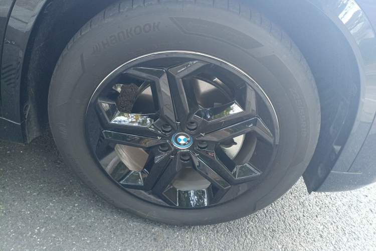 Used BMW iX1 2023 eDrive25L X Design Package Right Front Wheel Hub