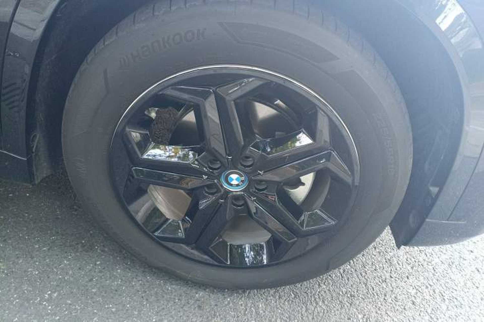 Used BMW iX1 2023 eDrive25L X Design Package Right Front Wheel Hub