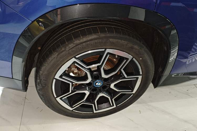 Used BMW iX1 2023 eDrive25L X Design Package Right Rear Wheel Hub
