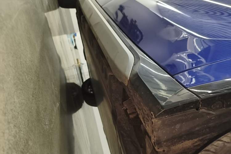 Used BMW iX1 2023 xDrive30L X Design Package Right Side Sill