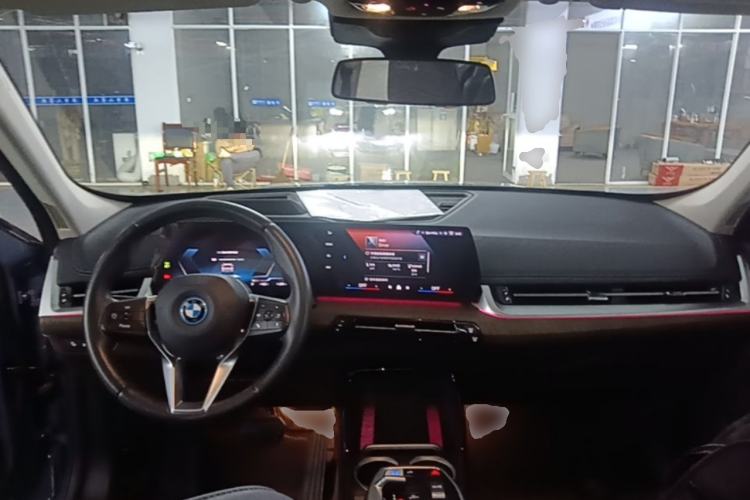 Used BMW iX1 2023 xDrive30L X Design Package Center Console