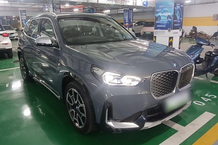Used BMW iX1 2023 xDrive30L X Design Package Front Right 45 Deg